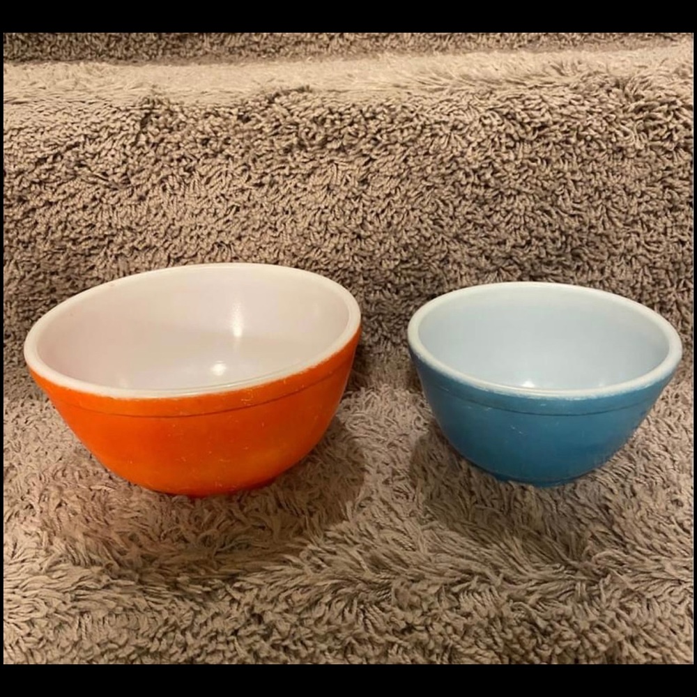 Vintage Pyrex Mixing Bowls